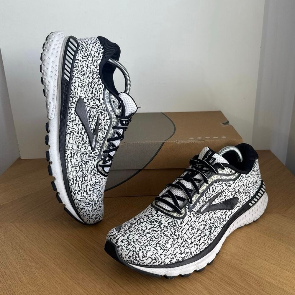 Brooks Adrenaline 20 Black/White Men Running Sneakers- SZ 11